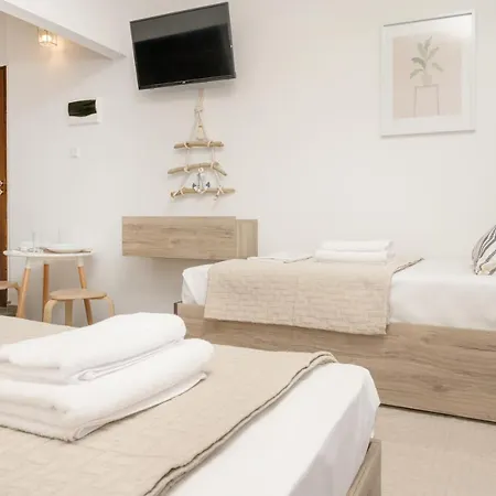 To Let Νέα Ρόδα