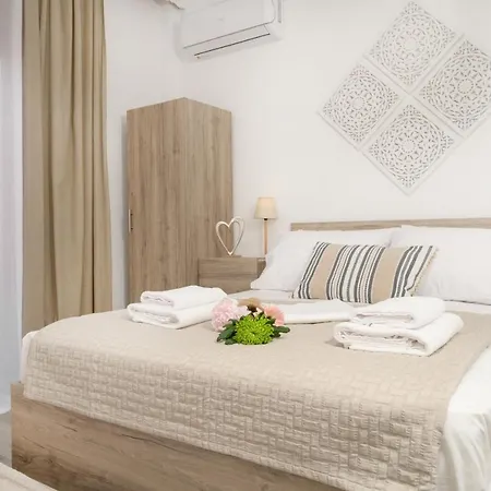 To Let Apartamento Nea Roda