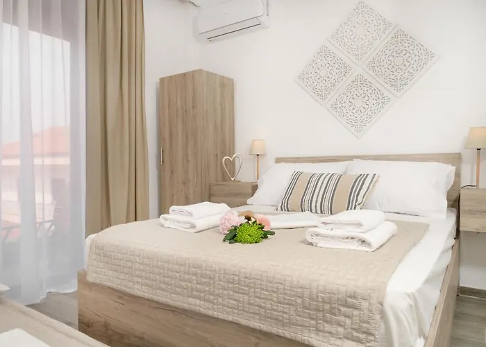 To Let Apartment Nea Roda